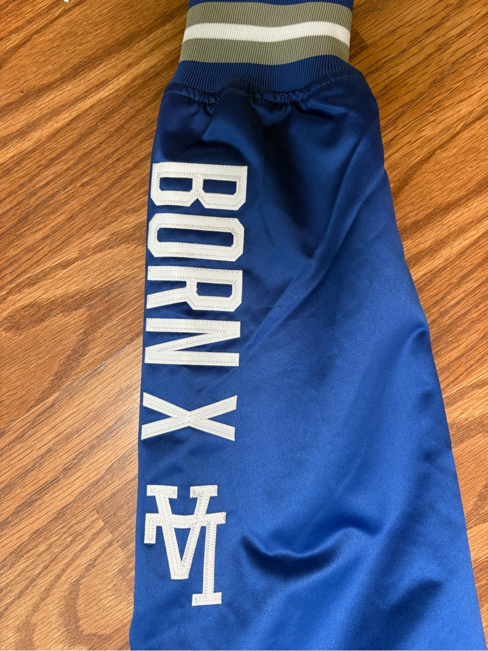 Born and Raised x Mitchell & Ness Los Angeles Dodgers Satin Jacket size Medium - Picture 6 of 8